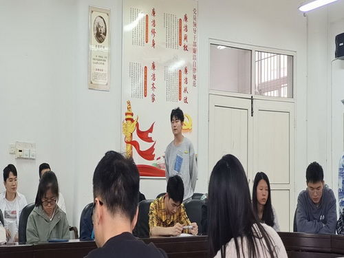 机械学院召开学生座谈会