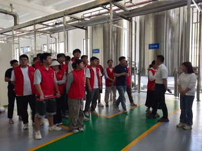 汽车工程学院“小火柴”志愿服务队走进燕京精酿啤酒工厂开展劳动教育主题活动